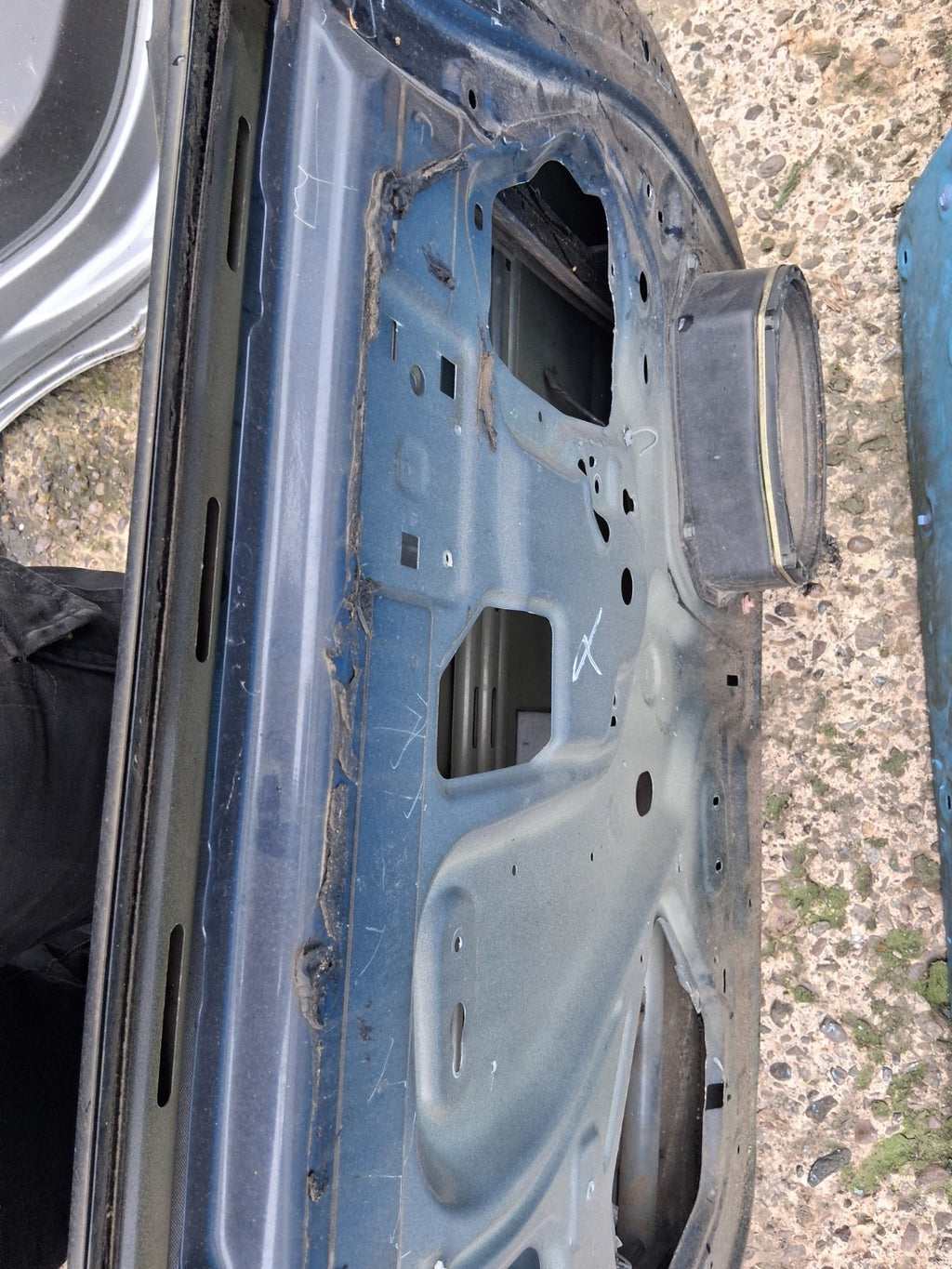 2006 NISSAN PATHFINDER R51 NSF PASSENGER SIDE FRONT LEFT BARE DOOR BLUE BW9
