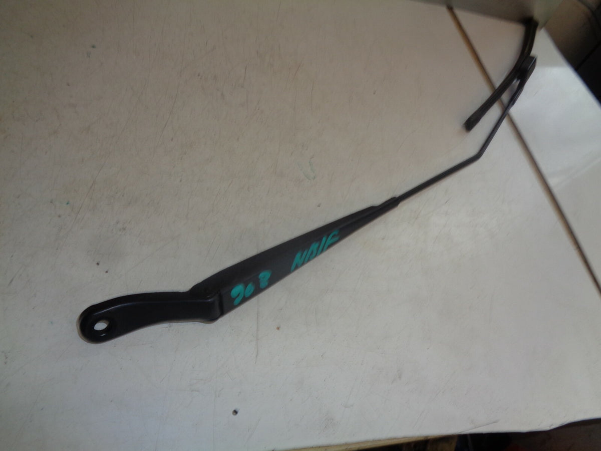 PEUGEOT 208 MK1 2012 NS PASSENGER FRONT WIPER ARM & BLADE 9673916880