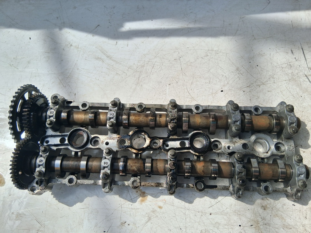 2018 BMW X1 F48 2.0 DIESEL CAMSHAFT CARRIER WITH 2 CAMSHAFTS 8570145