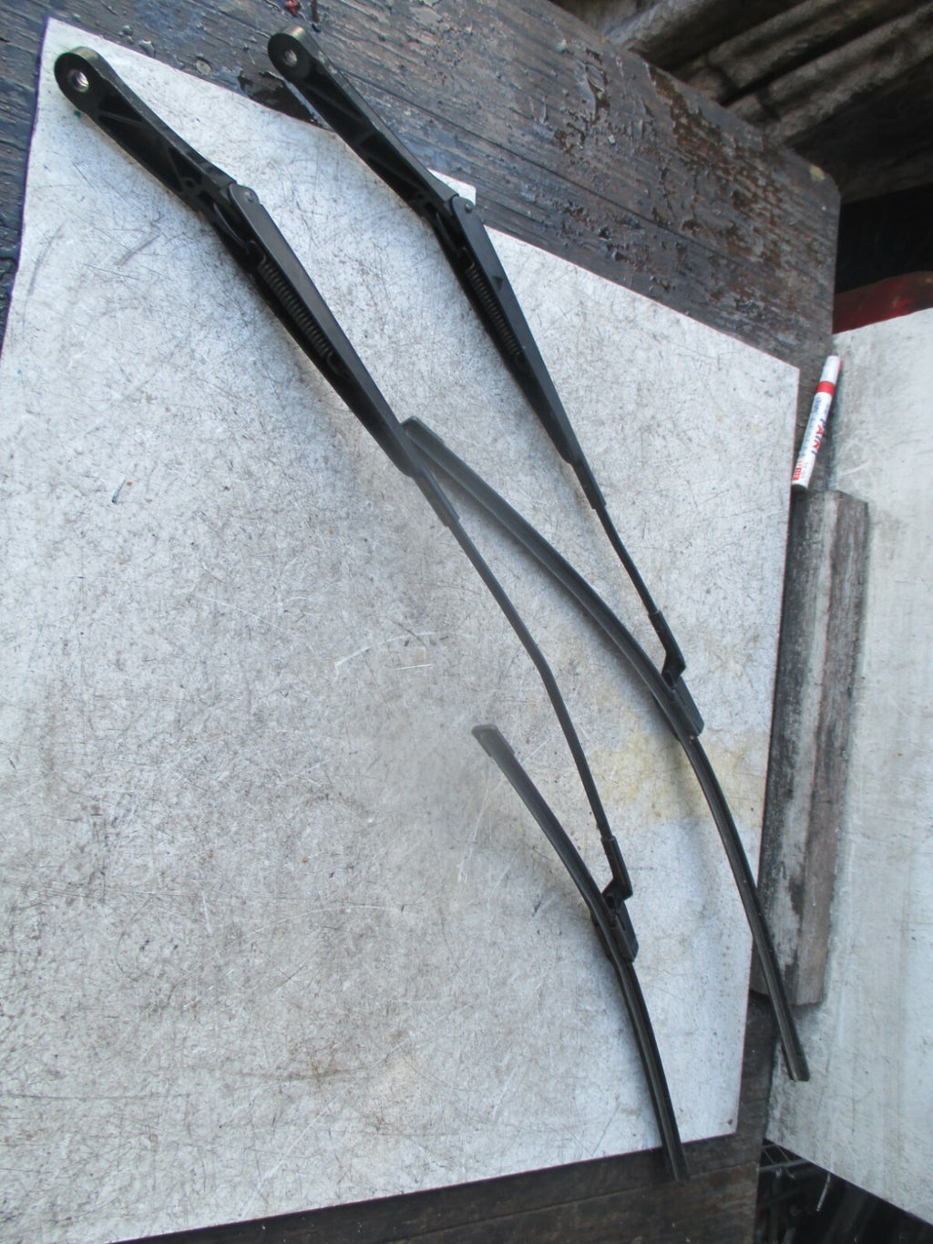VOLKSWAGEN GOLF 2018 MK7 FRONT WINDSCREEN PAIR WIPER ARMS 5G2955410