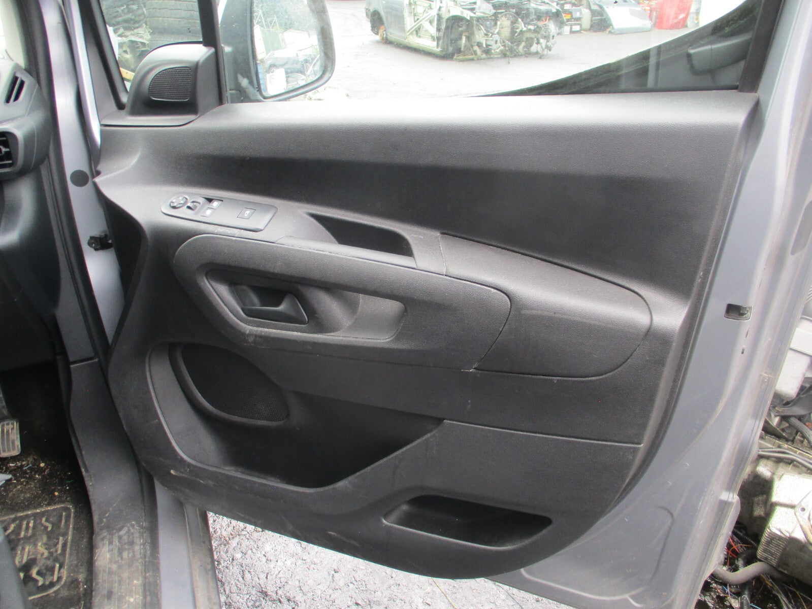 2019 VAUXHALL COMBO E MK4 OS DRIVER SIDE FRONT WINDOW MOTOR REGULATOR