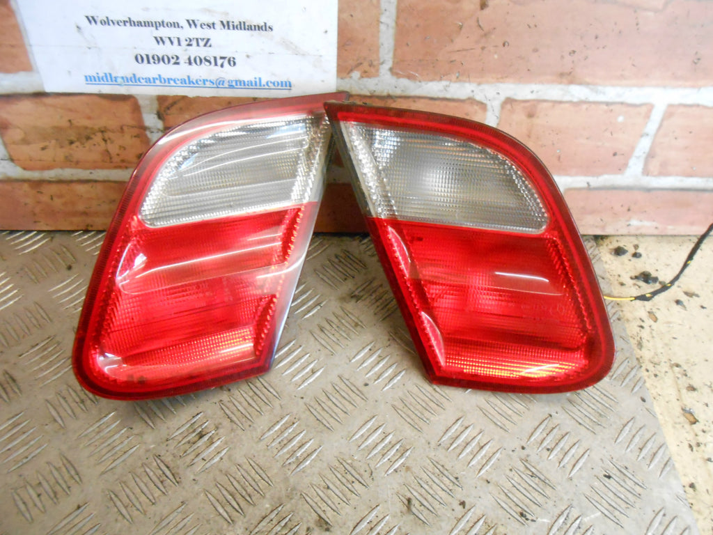 MERCEDES CLK C208 1998 PAIR OSR NSR PASSENGER DRIVER INNER LIGHT 147595 147596