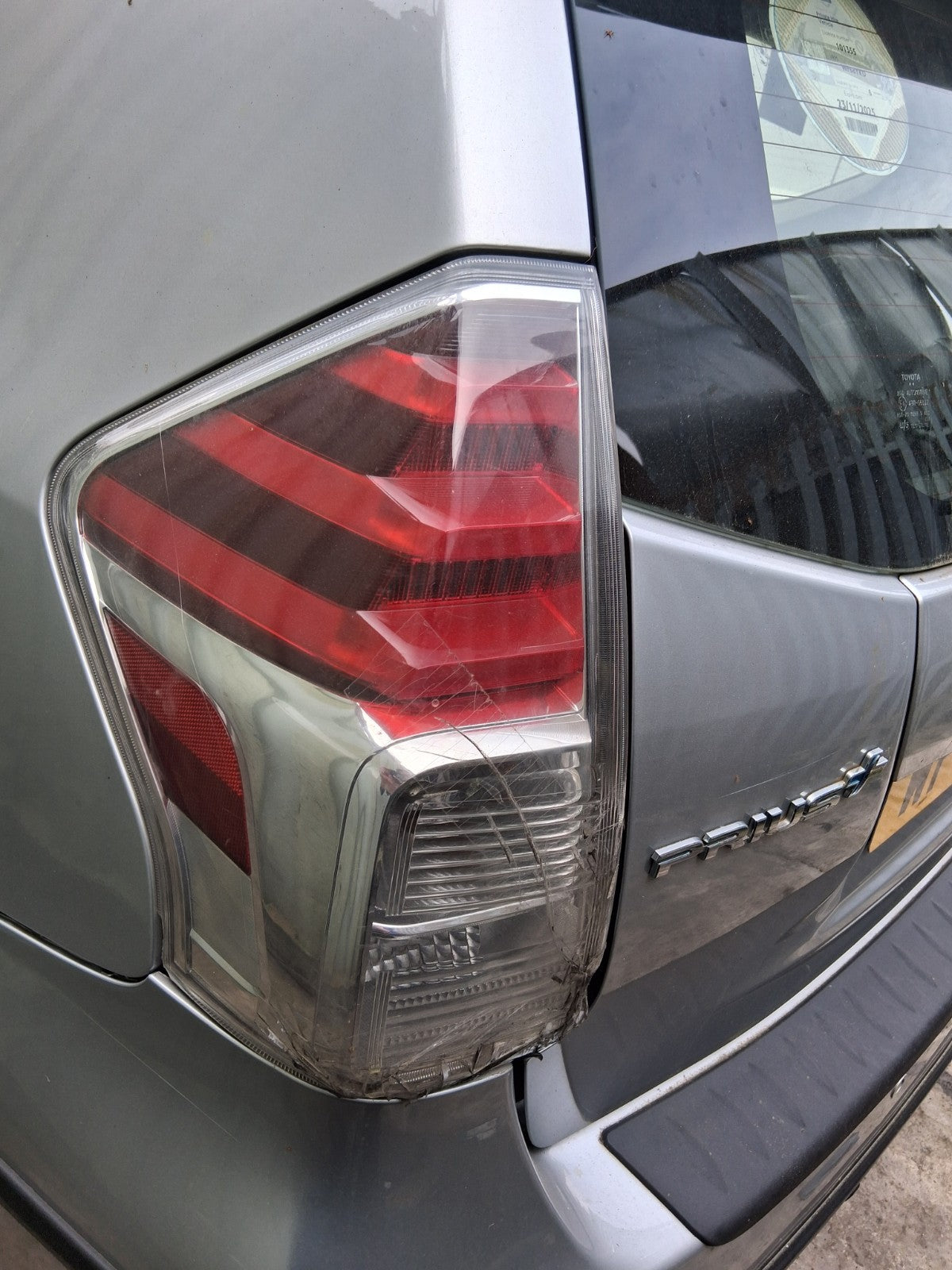 2018 TOYOTA PRIUS V PLUS XW40 NSR PASSENGER SIDE REAR LEFT TAIL LIGHT DAMAGED