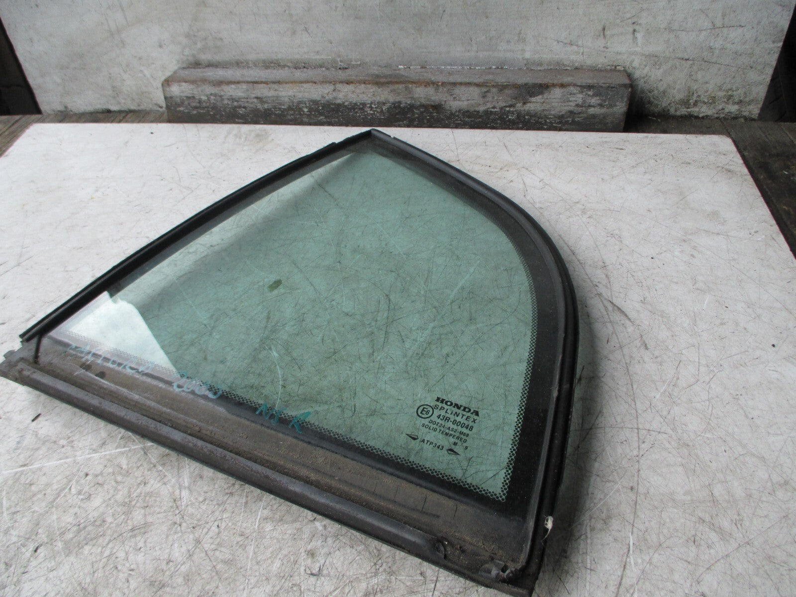 HONDA ACCORD MK6 OSR DRIVER SIDE REAR QUARTER WINDOW GLASS
