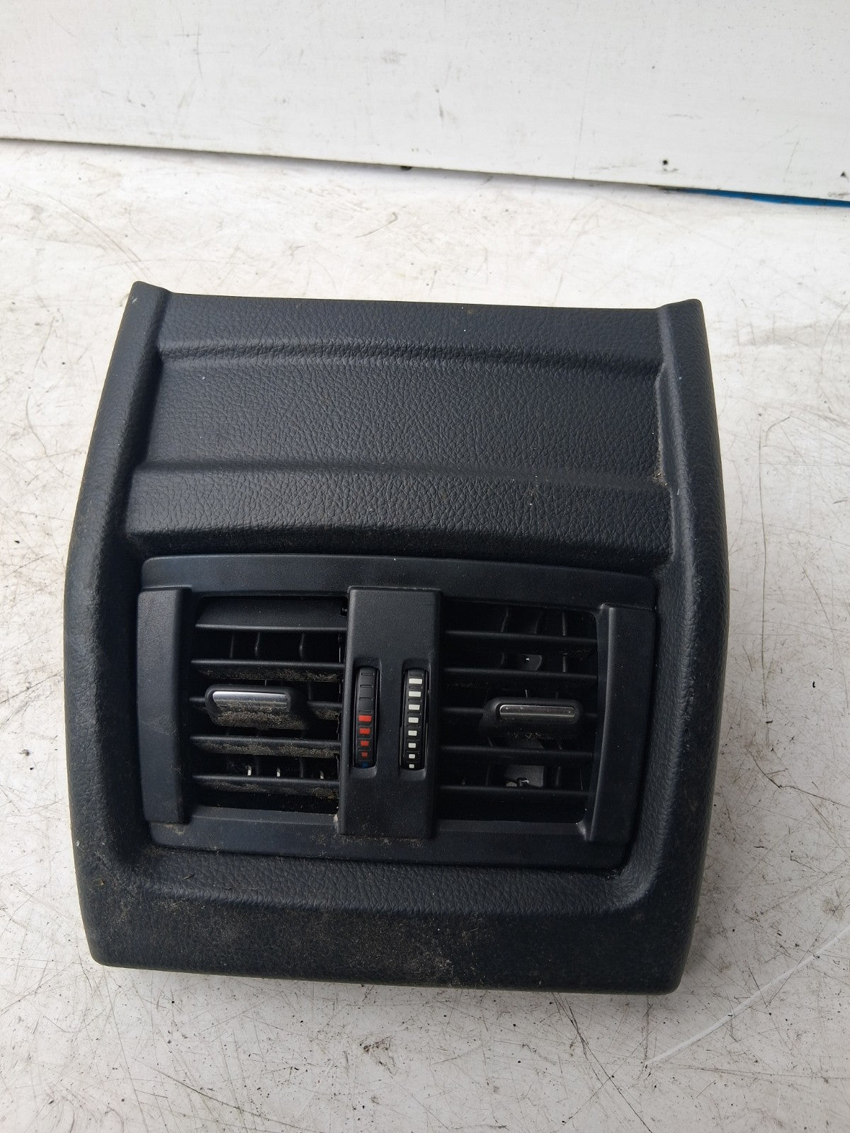 2014 BMW 3 SERIES F31 ESTATE CENTRE CONSOLE REAR AIR VENT 9207330