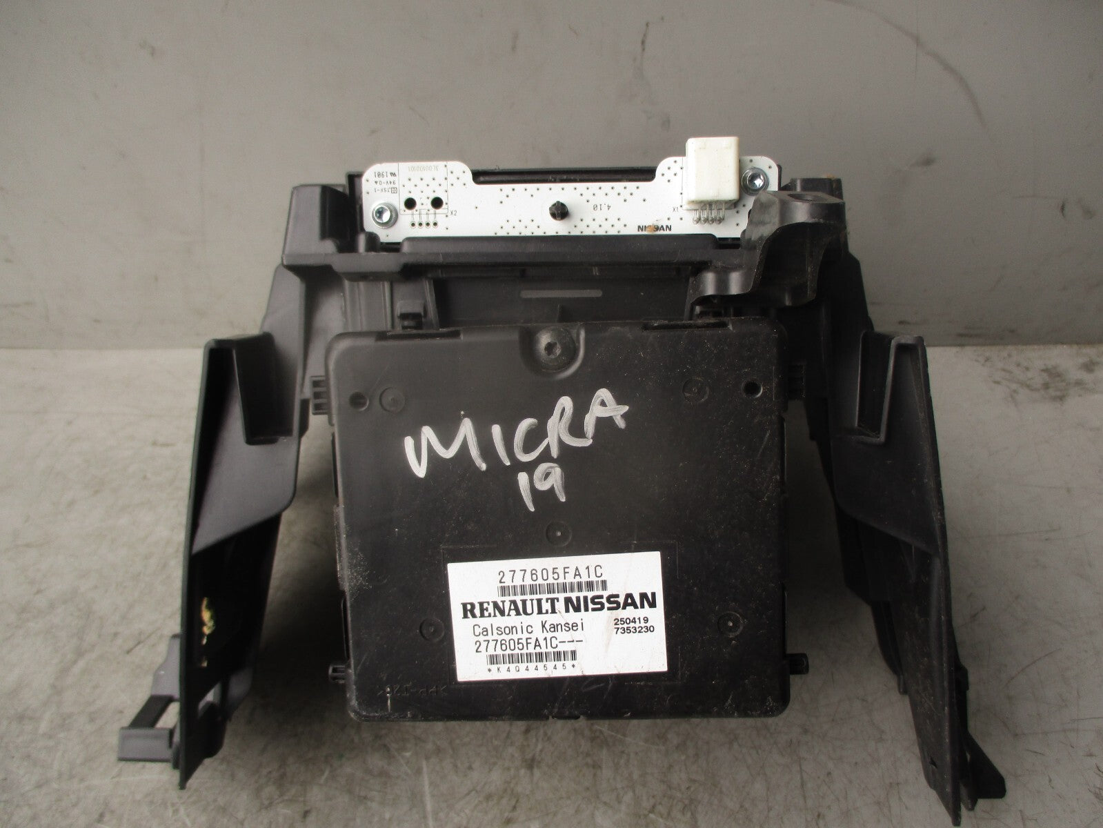 2019 NISSAN MICRA K14 MK5 DASHBOARD CENTRE CONSOLE FRONT PANEL TRAY 689225FF0A