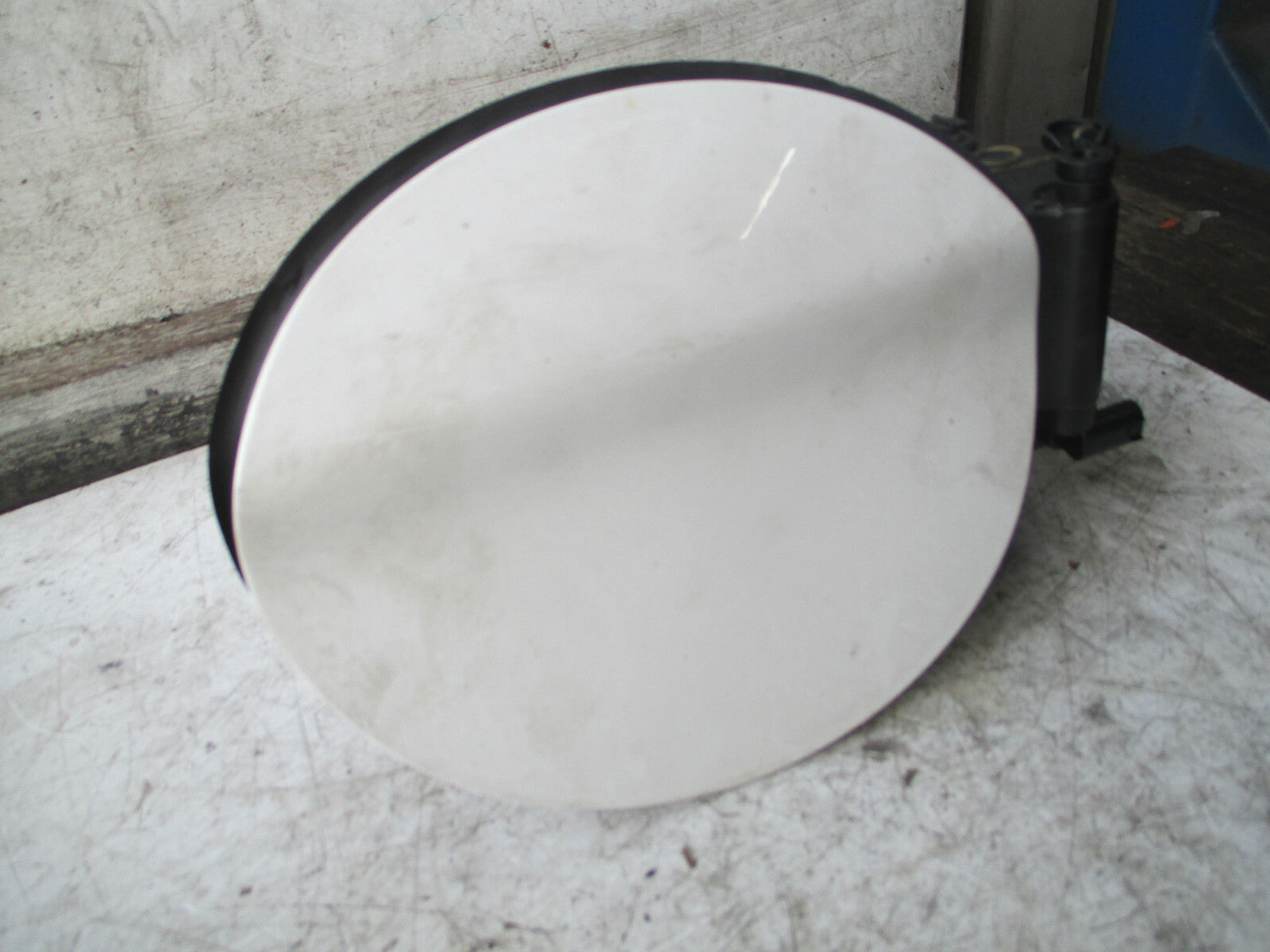 BMW 1 SERIES F20 2018 FUEL FILLER FLAP CAP WHITE