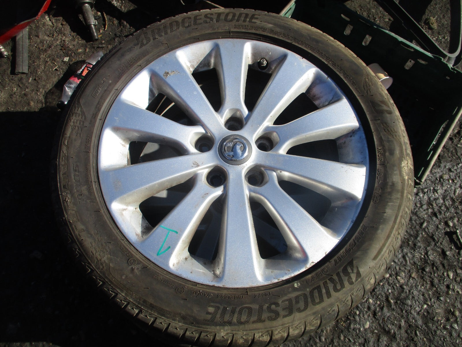 VAUXHALL ZAFIRA C MK3 2017 17 INCH ALLOY WHEEL WITH TYRE 225/50R17 REF 1