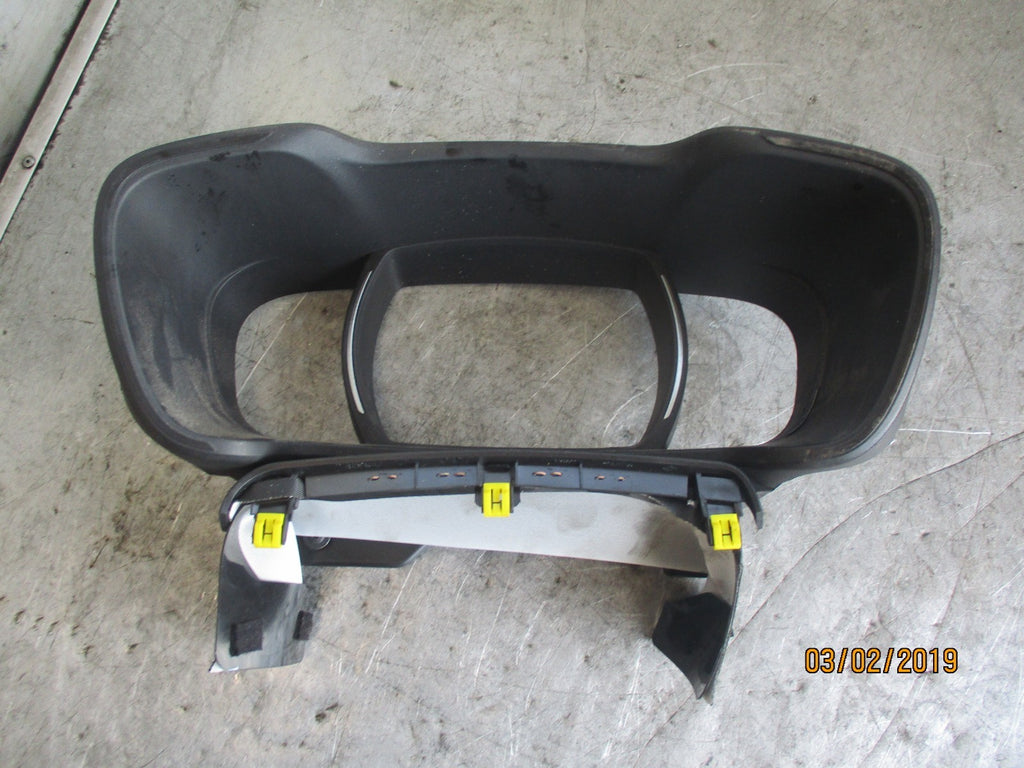 RENAULT KADJAR 2016 SPEEDO SURROUND TRIM PANEL 682507227R