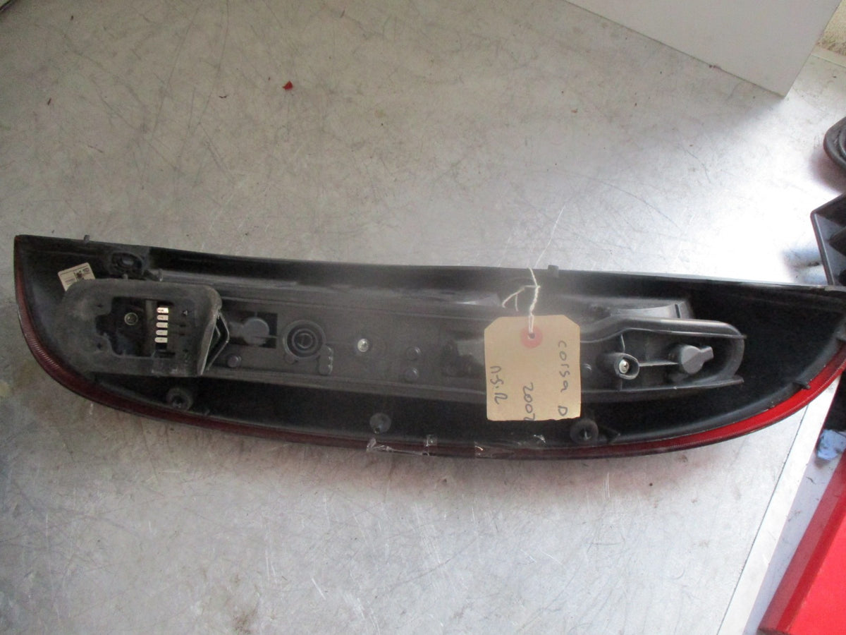 2002 VAUXHALL CORSA C NSR PASSENGER SIDE REAR LIGHT TAIL LIGHT 09114336