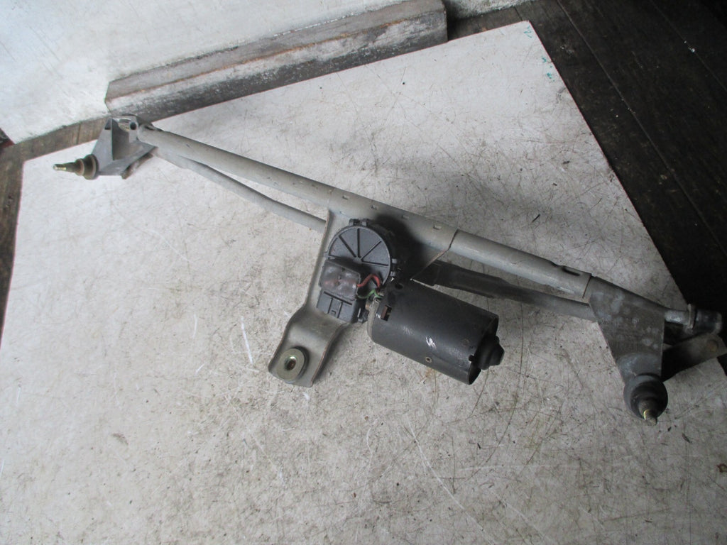VOLVO V70 1998 FRONT WIPER MOTOR AND LINKAGE