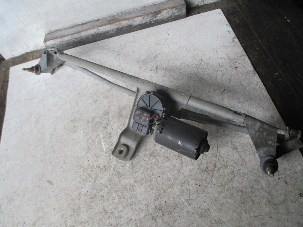 VOLVO V70 1998 FRONT WIPER MOTOR AND LINKAGE