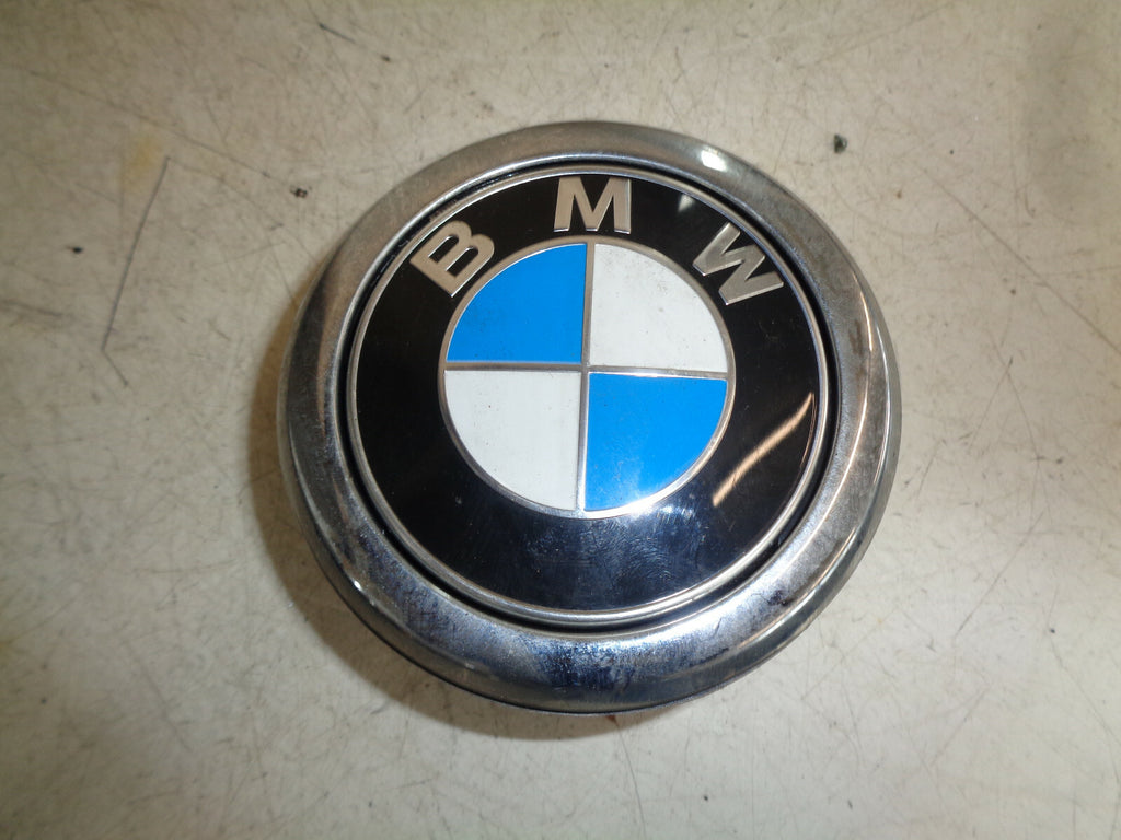 BMW 1 SERIES F20 2019 LCI REAR TAILGATE RELEASE HANDLE BADGE 7270728