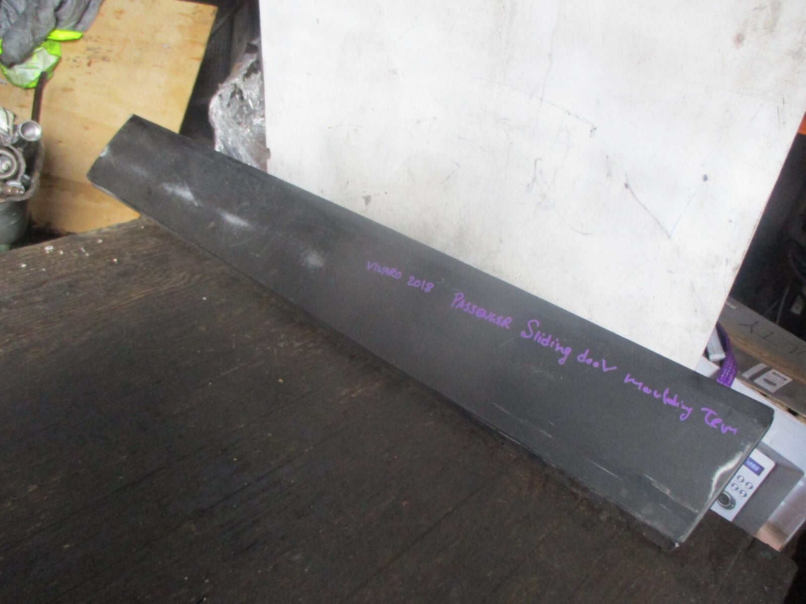 VAUXHALL VIVARO X82 MK2 2018 OS DRIVER SIDE SLIDING DOOR MOULDING TRIM 93867912