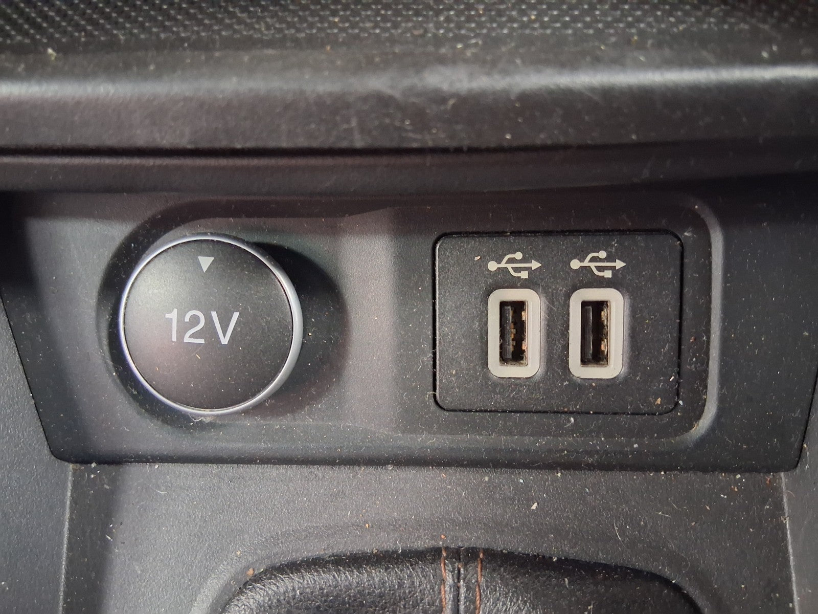 2018 FORD KA + PLUS HATCHBACK USB PORT 12V SOCKET