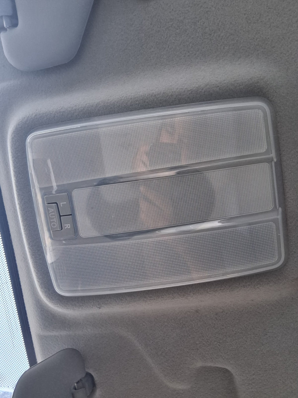 2020 SAIC LDV V80 FRONT INTERIOR ROOF READING COURTESY LIGHT