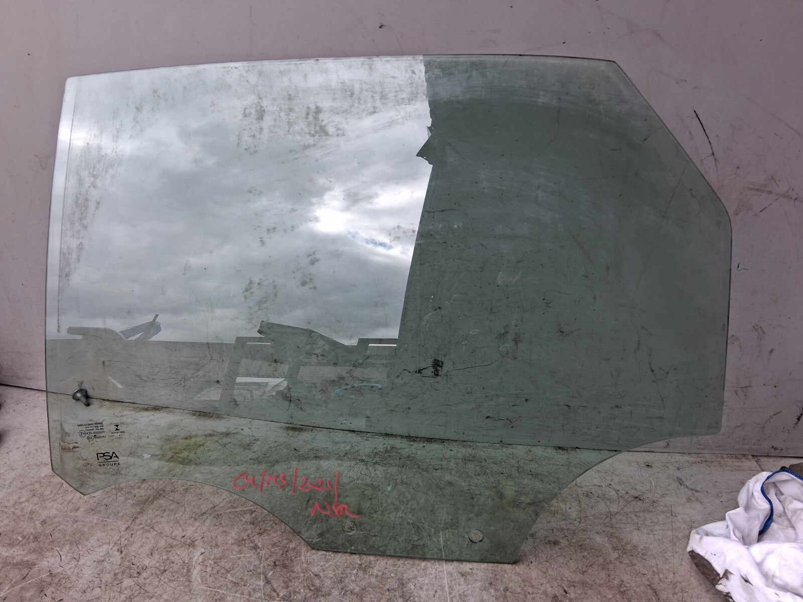 CITROEN C4 MK3 2021 NSR PASSENGER SIDE BACK WINDOW GLASS REAR LEFT SIDE