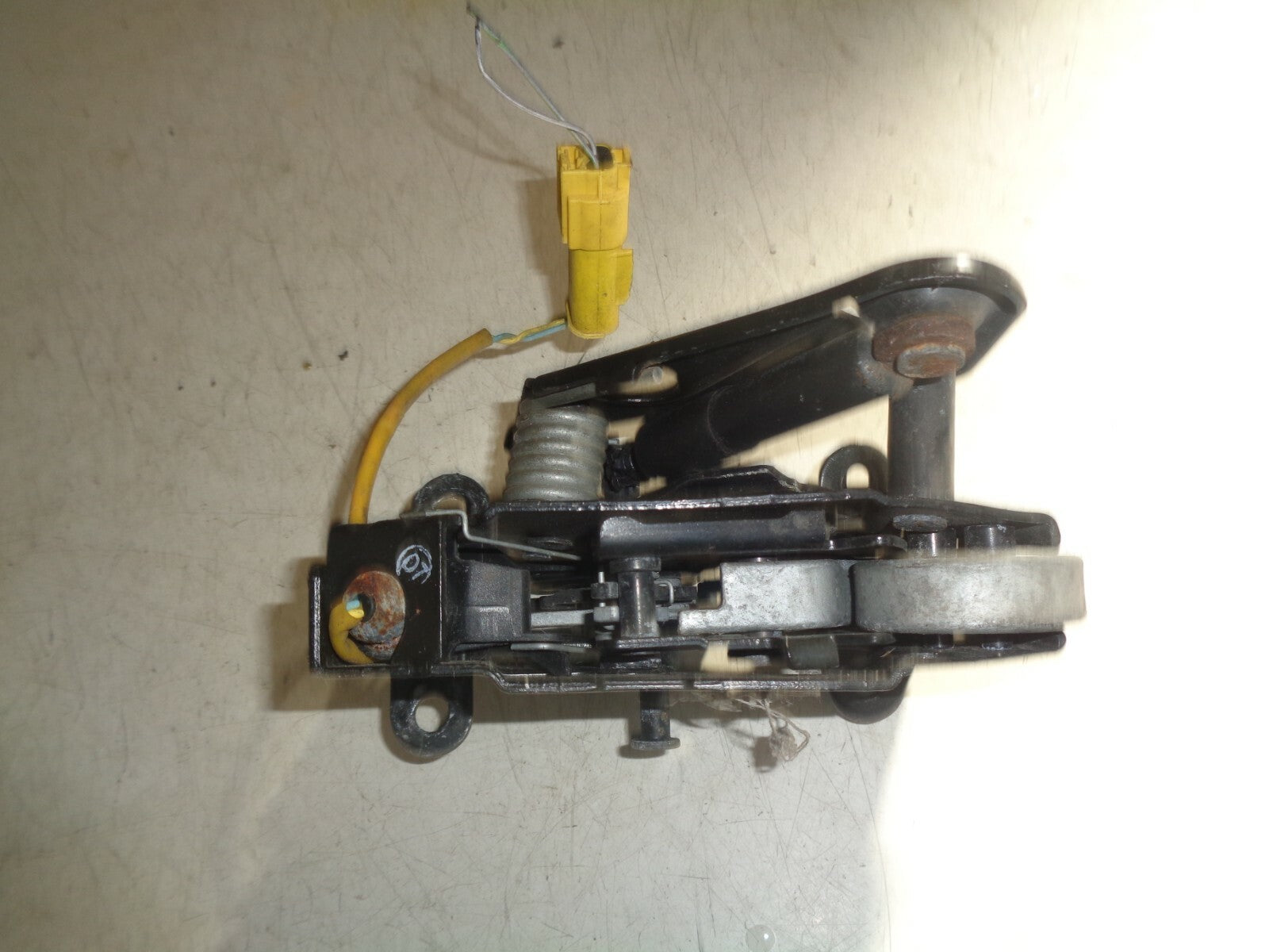 BMW 5 SERIES F20 2010 OS DRIVER SIDE AUTOMATIC HINGE DAMAGED