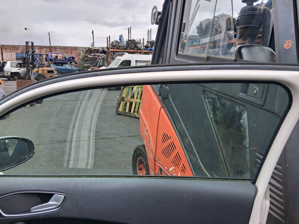2018 AUDI A1 8X HATCHBACK OSF DRIVER SIDE FRONT RIGHT WINDOW GLASS