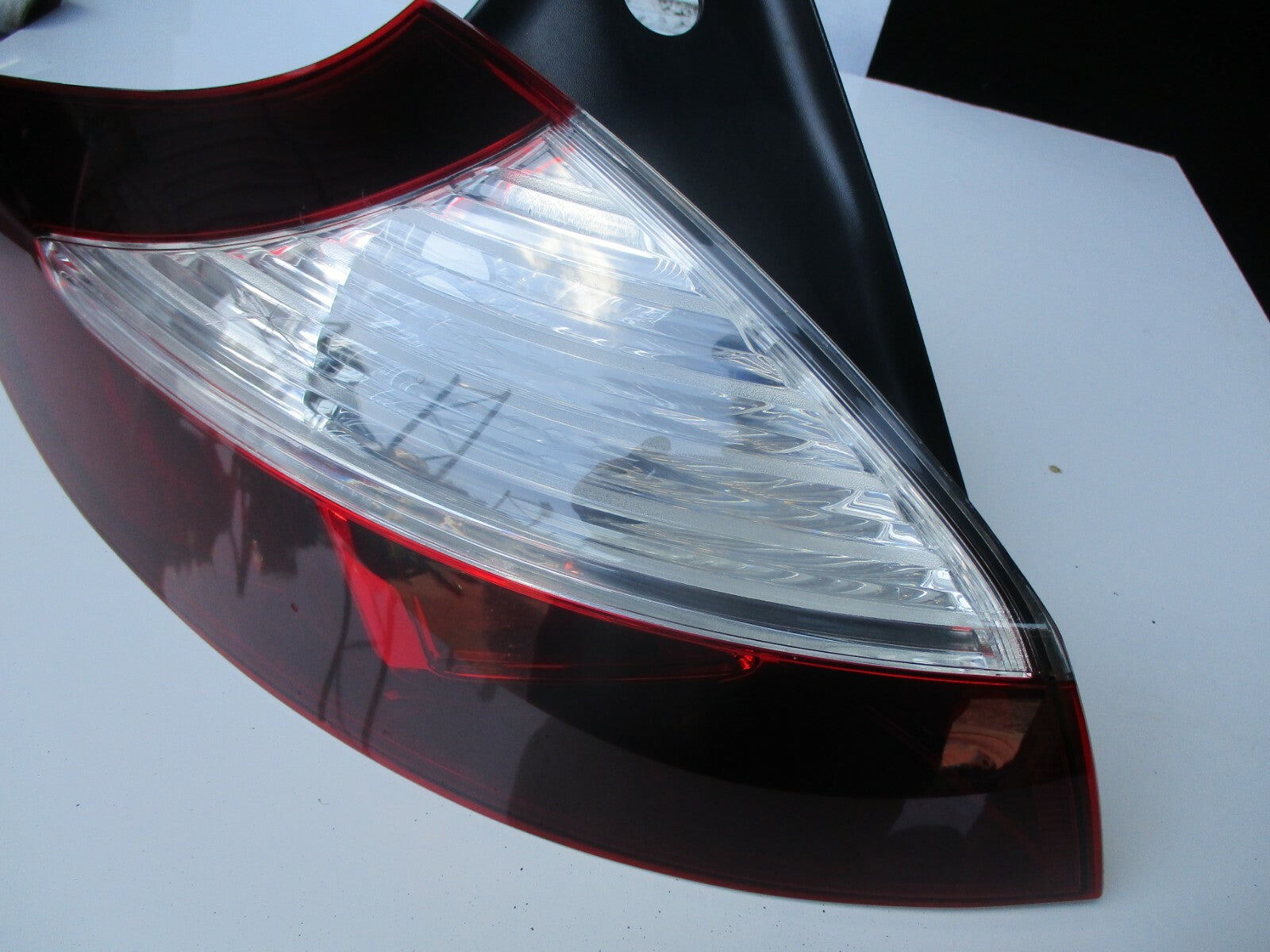RENAULT MEGANE MK3 2015 NSR PASSENGER SIDE REAR BRAKE LIGHT CLUSTER 265550548R