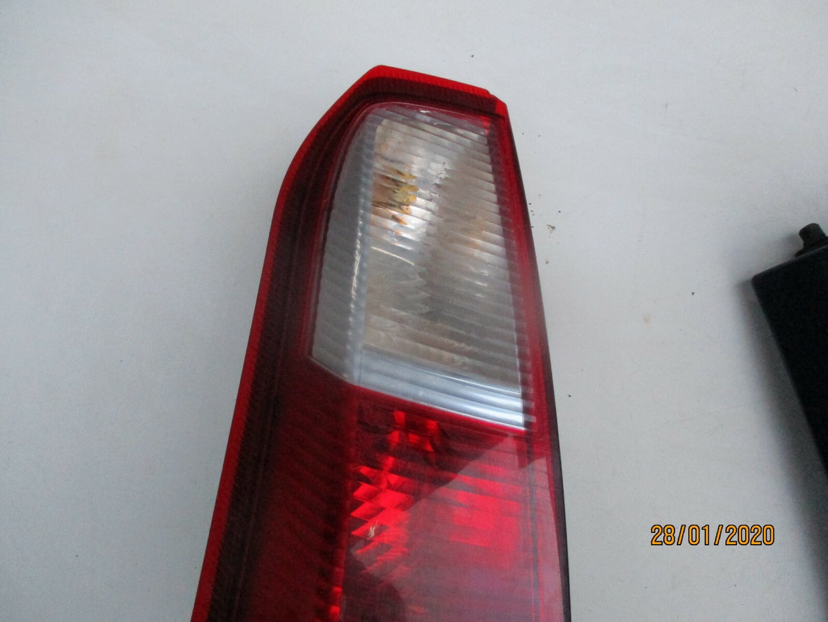 VAUXHALL MERIVA A MK1 2005 NSR PASSENGER SIDE REAR LIGHT TRIM BLUE 93294345