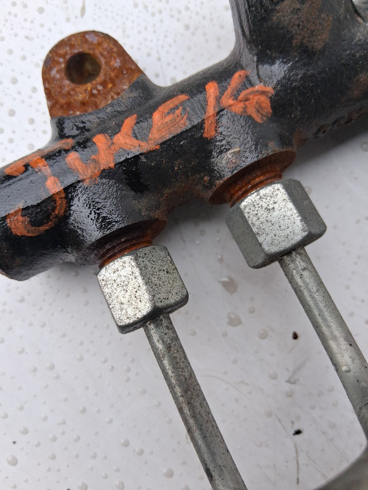 2014 NISSAN JUKE FUEL INJECTOR RAIL 175215346R