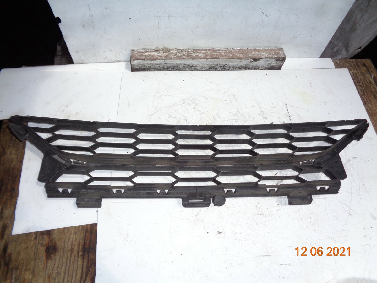 RENAULT MEGANE MK3 2012 FRONT BUMPER CENTRE GRILL GRILLE 622542078R