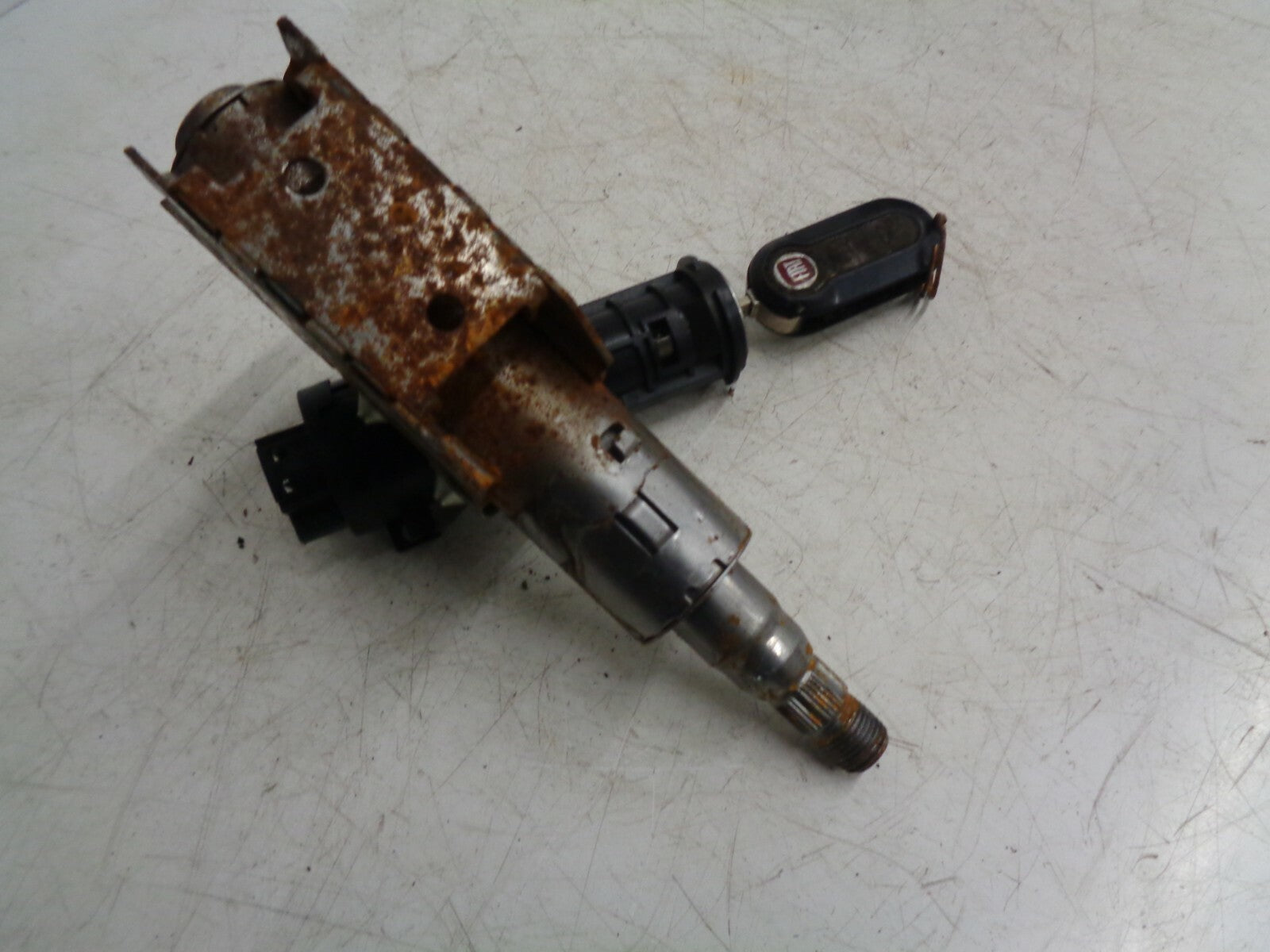 FIAT BRAVO MK2 2008 IGNITION LOCK STEERING LOCK WITH KEY 51793869