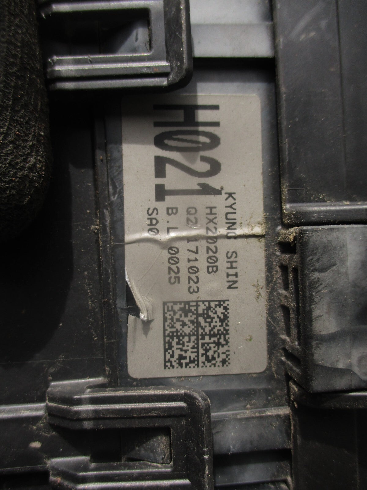2018 KIA STONIC 1.0 PETROL BONNET UNDER FUSE RELAY BOX 91280H8210A
