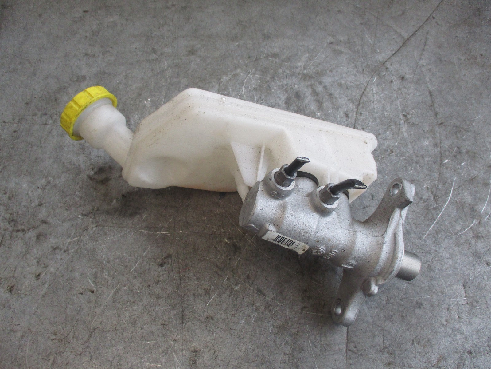 PEUGEOT 208 2013 BRAKE MASTER CYLINDER & RESERVOIR 32069745