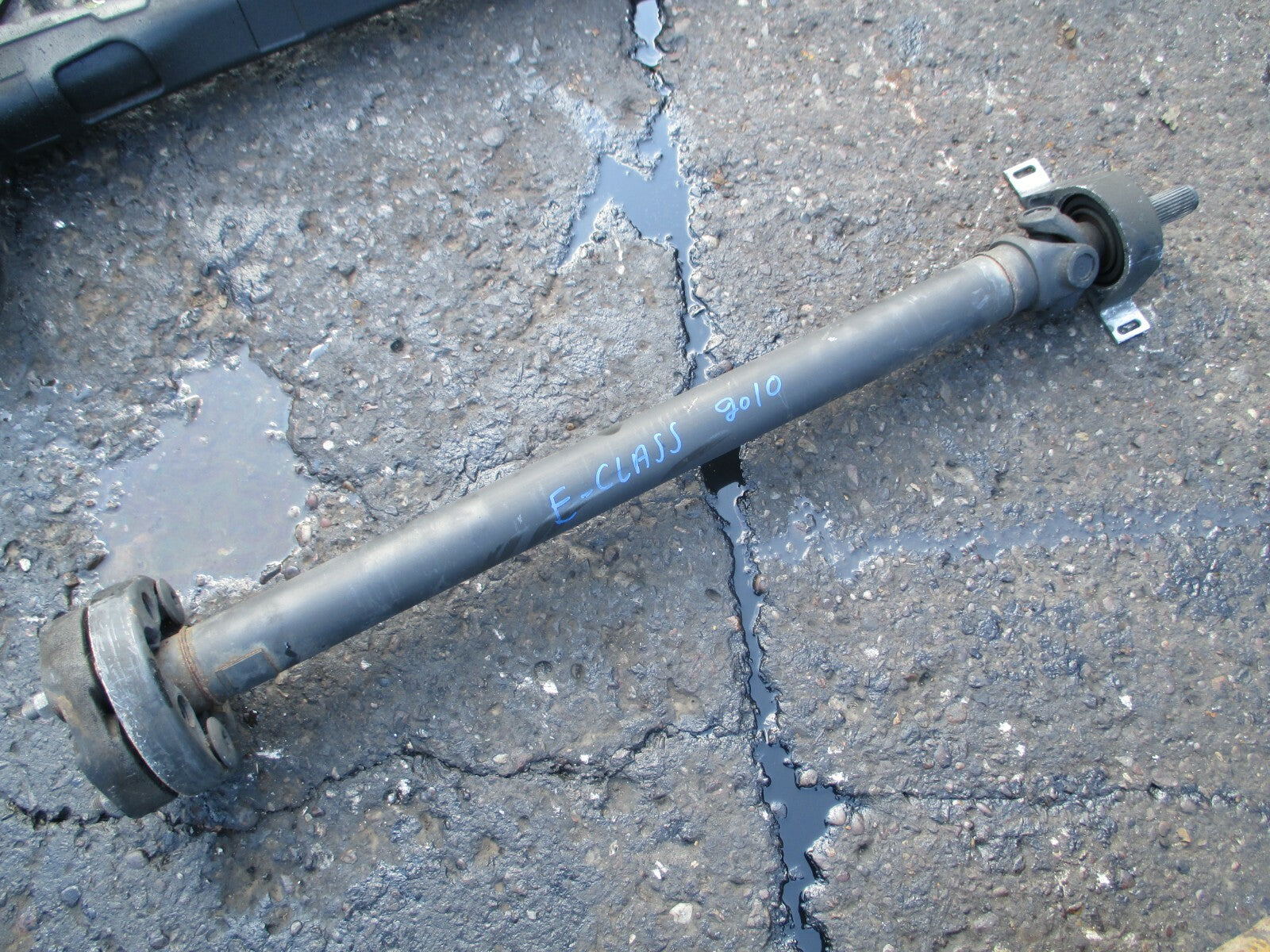 MERCEDES E CLASS W212 2010 DIESEL 2 PART DRIVE PROPELLER PROP SHAFT A2122016