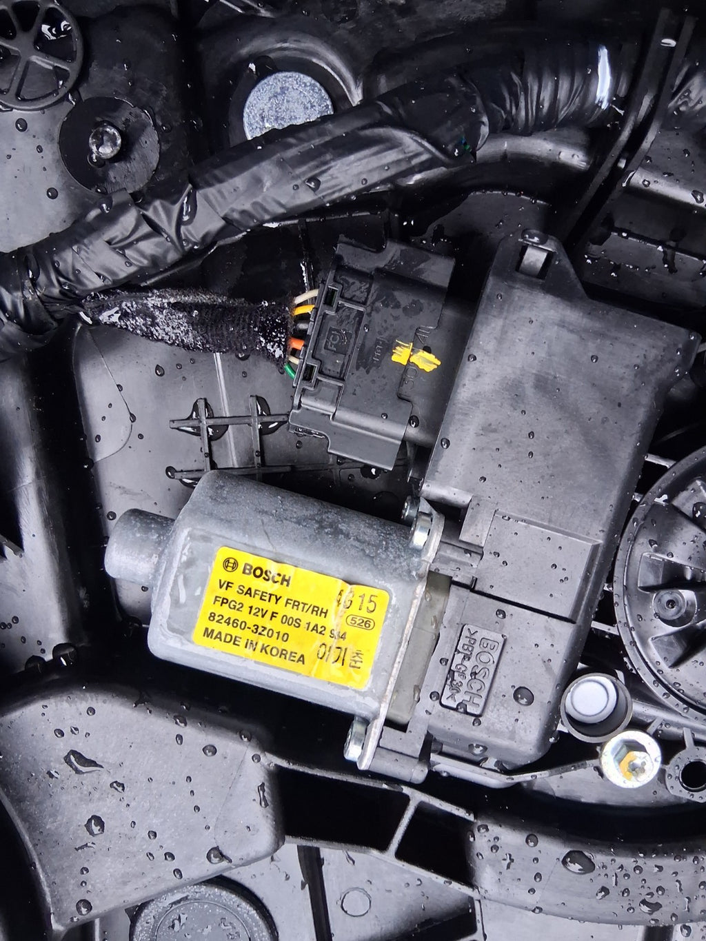 2013 HYUNDAI I40 NSF PASSENGER DRIVER SIDE WINDOW MOTOR REGULATOR 82460-3Z010