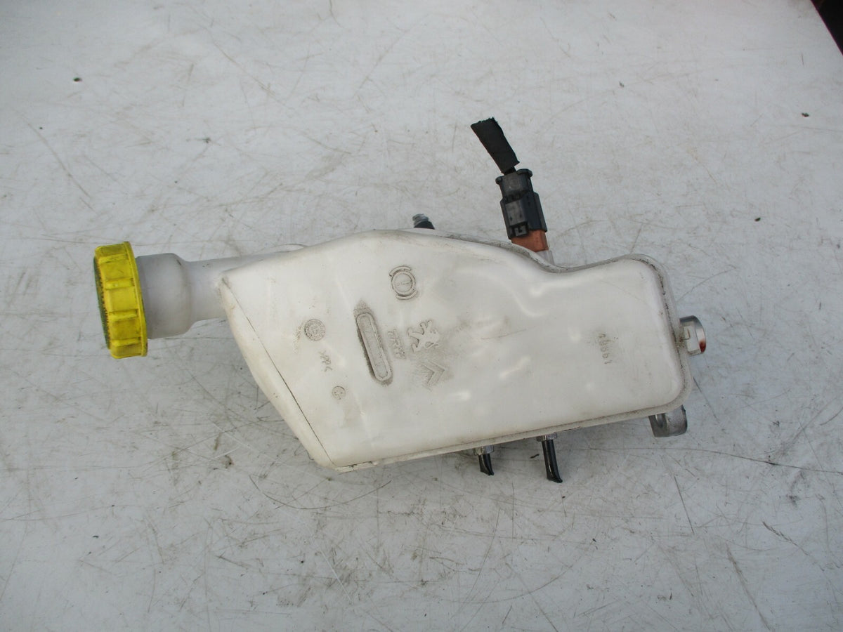 CITROEN C4 CACTUS 2015 BRAKE MASTER CYLINDER RESERVOIR TANK BOTTLE 32069745