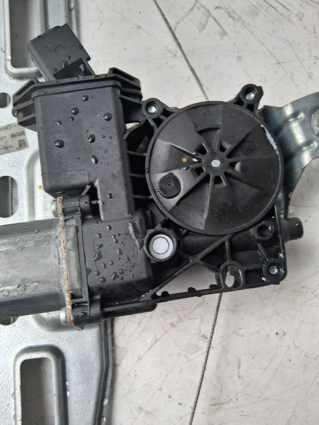 2017 VAUXHALL C ZAFIRA RIGH NEAR DRIVER SIDE WINDOW REGULATOR 915352101