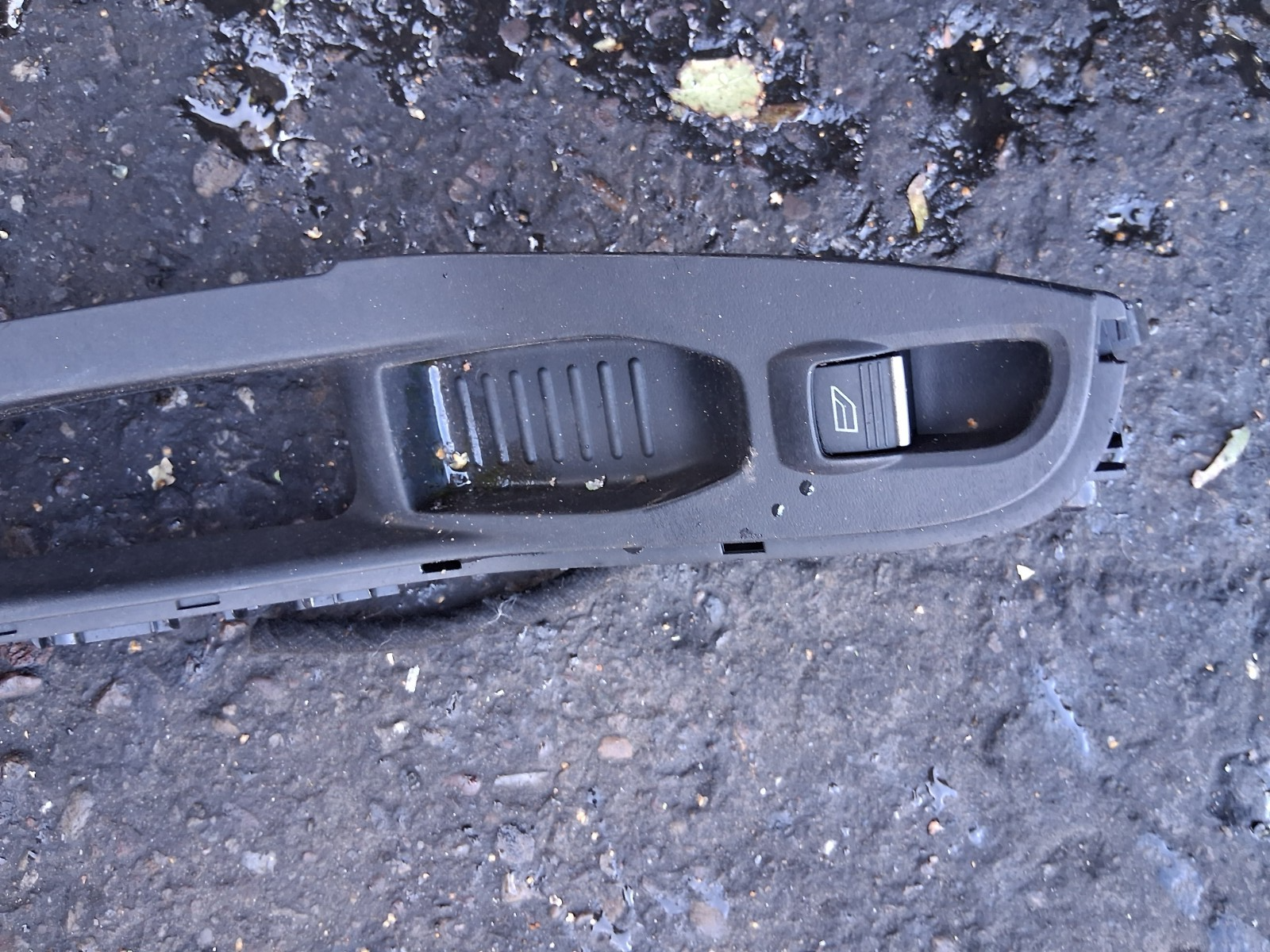 2014 FORD FIESTA MK7 NSF PASSENGER SIDE FRONT WINDOW CONTROL SWITCH C1BBA240A41