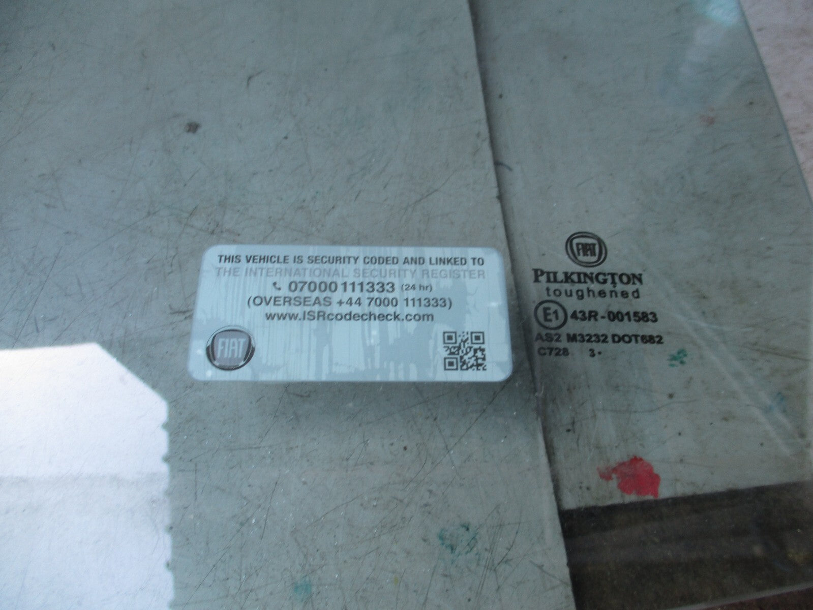 2014 FIAT 500 DOOR NSF PASSENGERS SIDE FRONT WINDOW GLASS 43R-001583