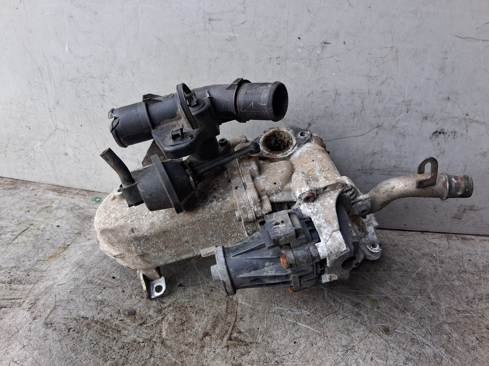 2021 FORD TRANSIT 350 MK8 2.0 DIESEL EGR VALVE WITH COOLANT PIPE 516939