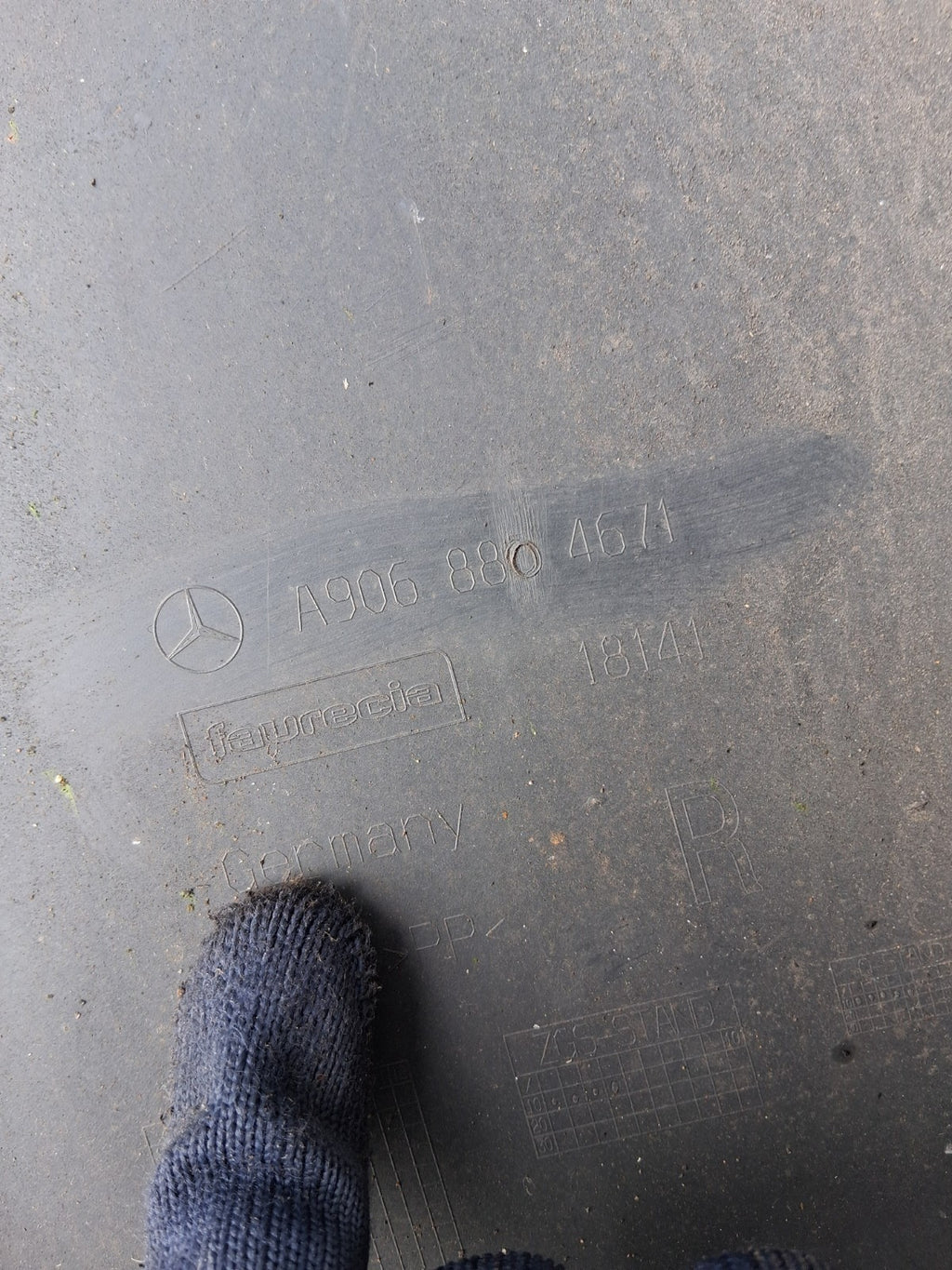 2020 MERCEDES BENZ SPRINTER OSR OFF RIGHT DRIVER SIDE REAR BUMPER A9068804671