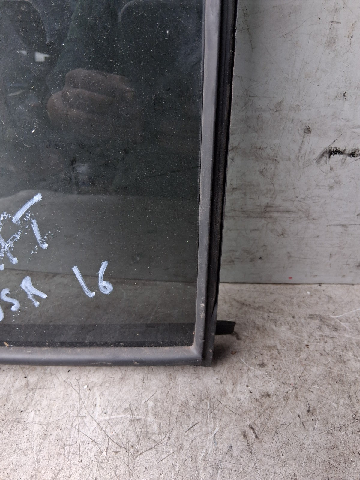 SUZUKI SWIFT MK3 2016 NSR PASSENGER SIDE REAR LEFT QUARTER WINDOW GLASS