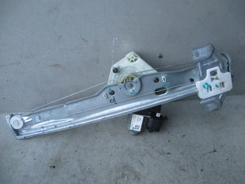2017 FORD KA PLUS + OSF DRIVER SIDE FRONT WINDOW MOTOR REGULATOR 402655F