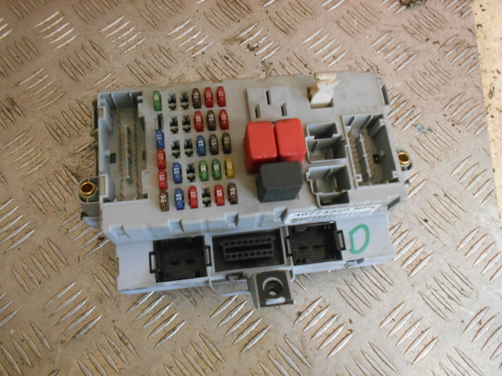 FIAT PUNTO MK2 2001 1.2 8V FUSE RELAY BOX 46774356
