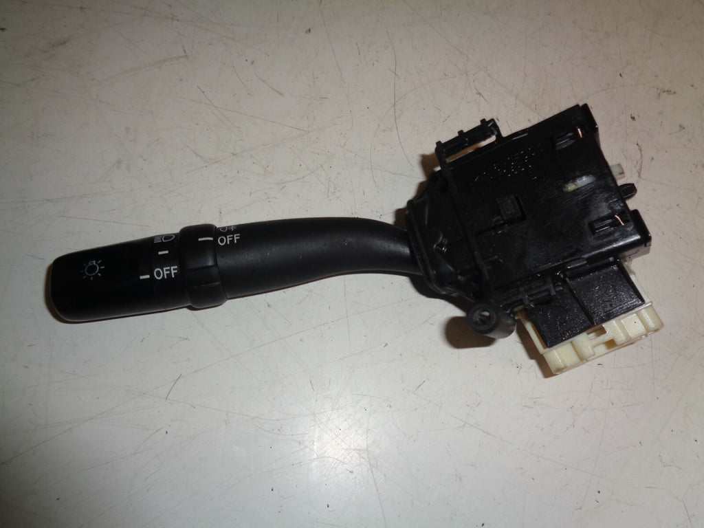 TOYOTA AVENSIS 2004 HATCHBACK FRONT HEADLIGHT STALK SWITCH