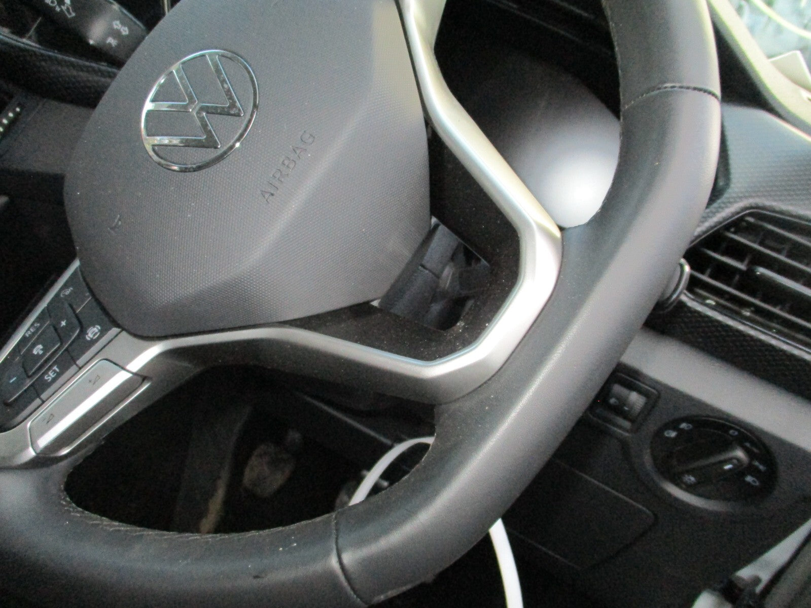 2023 VW VOLKSWAGEN T CROSS 3 SPOKE MULTIFUNCTION LEATHER STEERING WHEEL