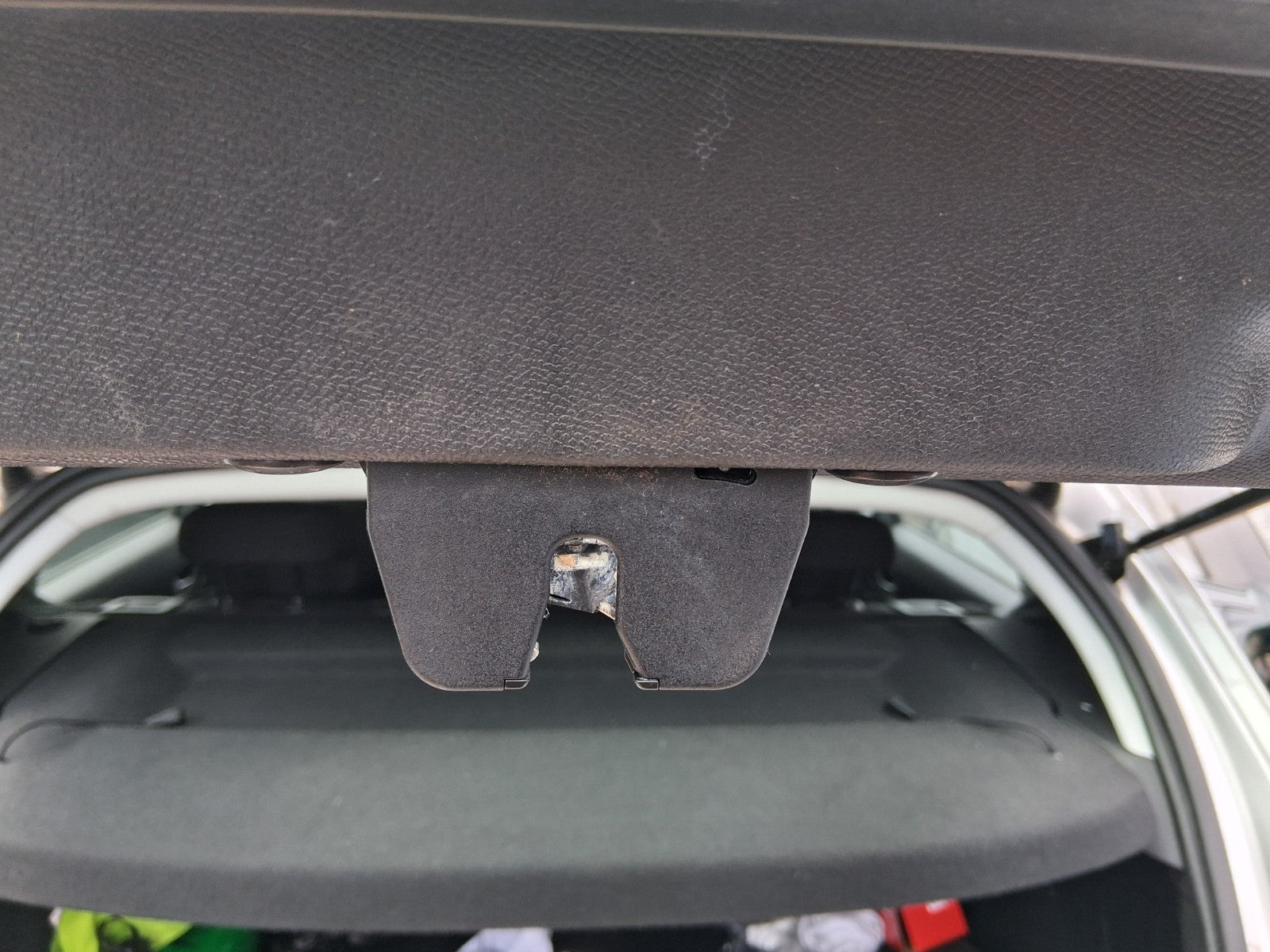 2014 PEUGEOT 308 MK2 REAR TAILGATE BOOTLID BOOT LOCK MECHANISM