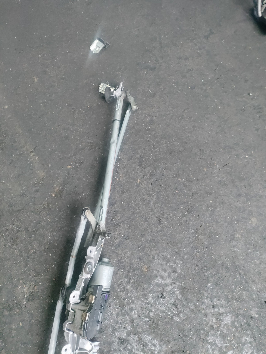 2010 VAUXHALL ASTRA J MK6 WIPER MOTOR & LINKAGE 13262436