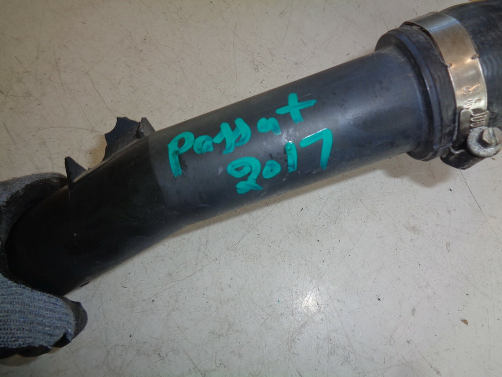 VW VOLKSWAGEN PASSAT B8 2017 1.6 TDI TURBO PLASTIC PIPE HOSE VENT 04L145770S