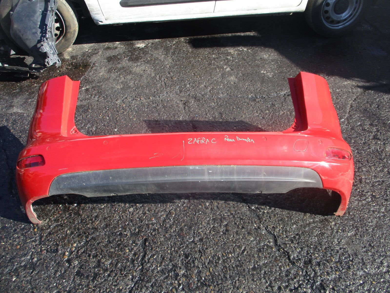 VAUXHALL ZAFIRA C MK3 2017 REAR COMPLETE BUMPER WITH PDC SENSORS LAVA RED Z50S