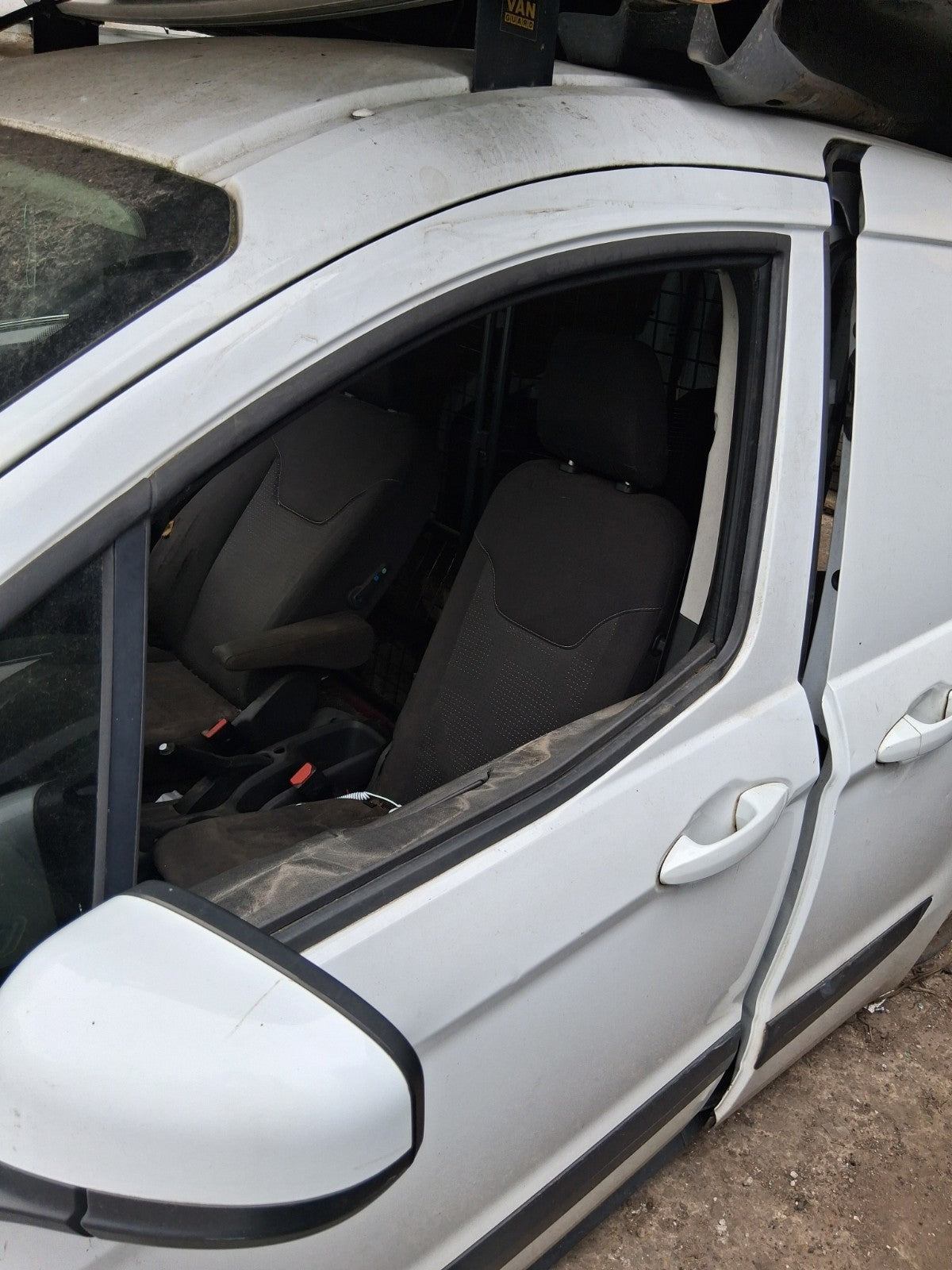 2015 FORD TRANSIT COURIER MK1 NSF PASSENGER FRONT MAIN WINDOW GLASS
