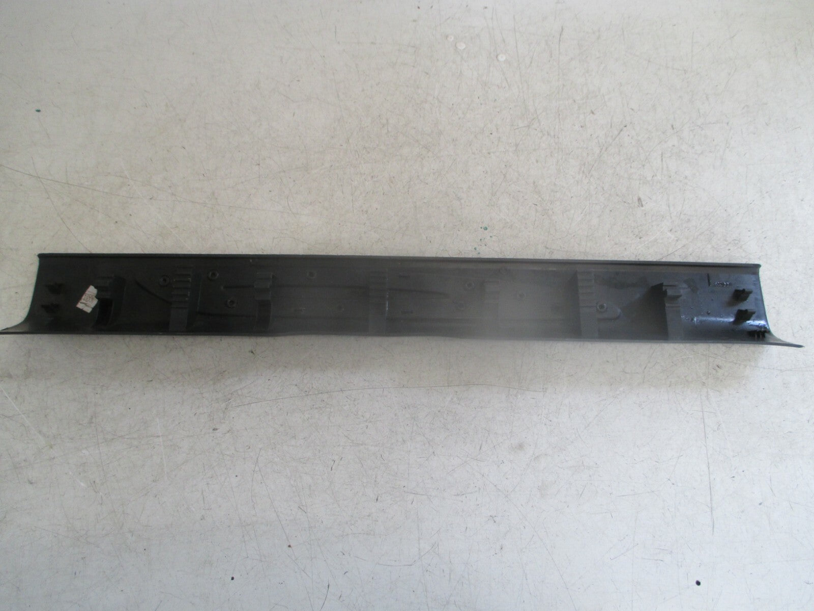 2015 CITROEN DS3 OSF DRIVER FRONT INTERIOR DOOR STEP TRIM PIECE 9686604177OR