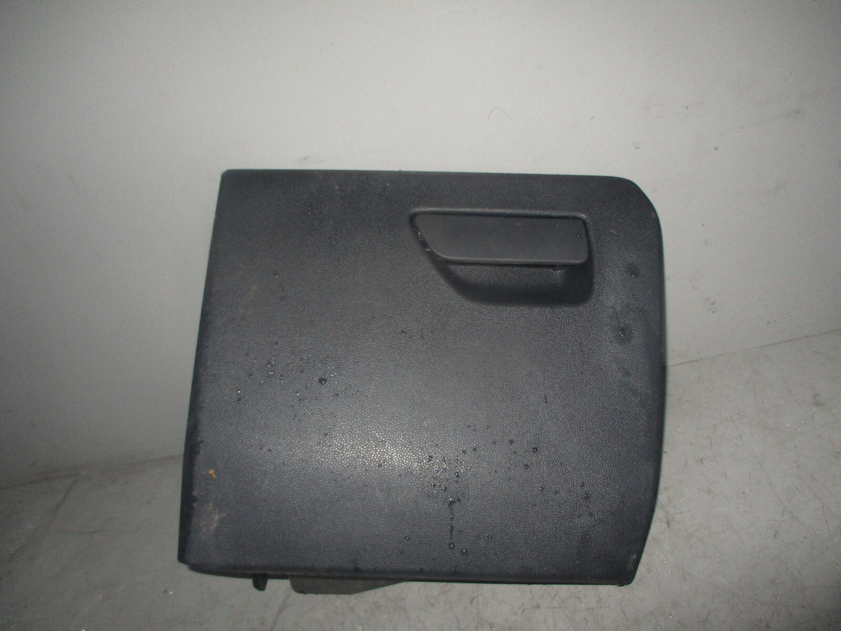 FORD ECOSPORT 2018 5 DOORS GLOVE BOX STORAGE COMPARTMENT